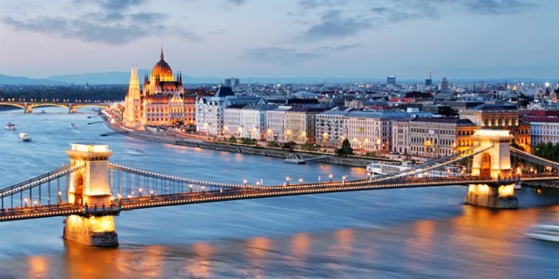 İmparatorlukların İzinde Orta Avrupa Turu Ajet Havayolları İle / 7 Gece Otel Konaklamalı / İstanbul Çıkışlı