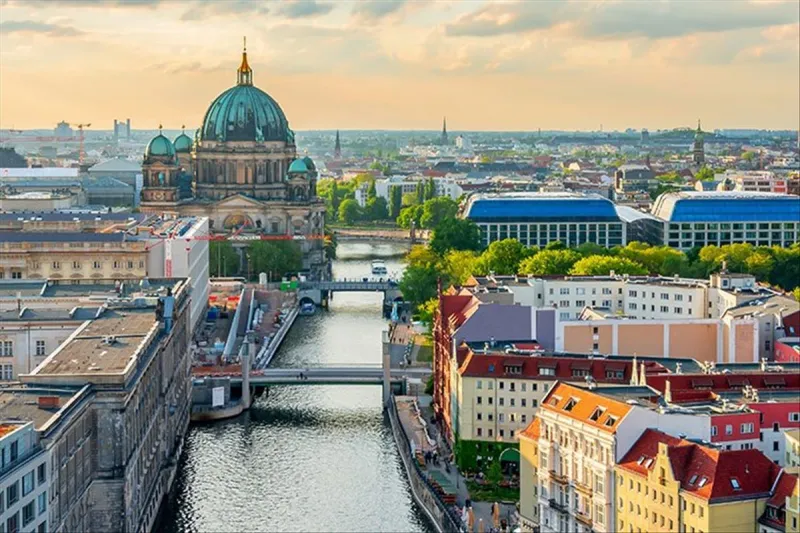 Grand Berlin Nurnberg Prag Turu SunEkspress ile Ekstra Turlar Dahil / 4 Gece Otel Konaklamalı / Antalya Çıkışlı / 2027