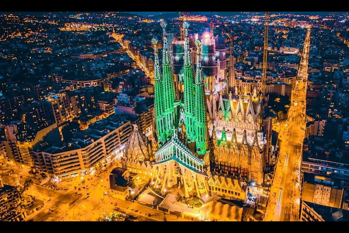 Viva Barselona Turu Türk Hava Yolları ile Yılbaşı Özel / 3 Gece Otel Konaklamalı / İstanbul Çıkışlı