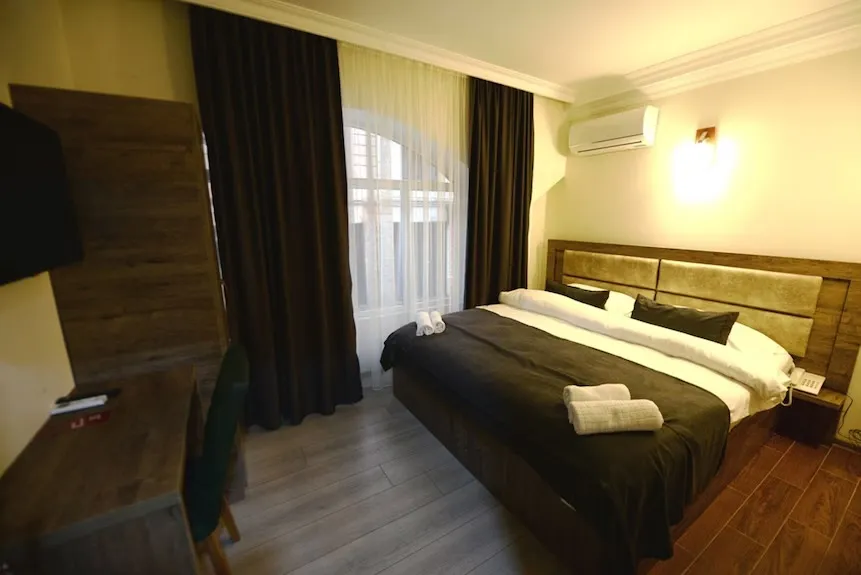 Aristocrat Hotel