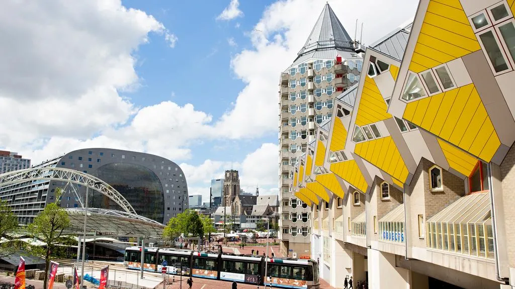 Benelüks Paris Köln Turu 5 Ülke Pegasus ile / 7 Gece Otel Konaklamalı / İstanbul Çıkışlı