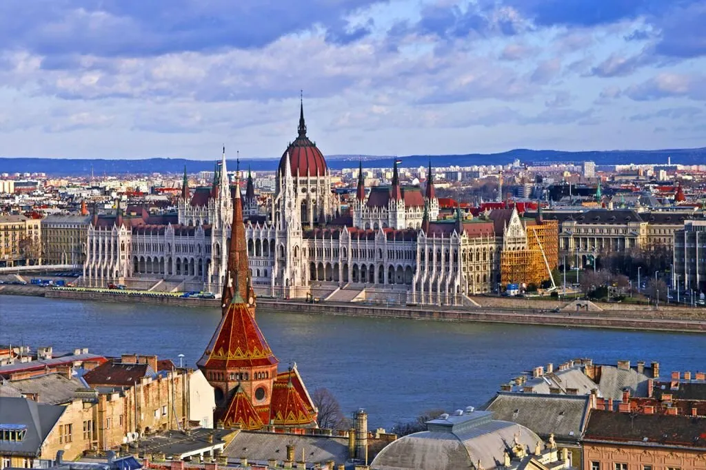 Promosyon Orta Avrupa Turu Pegasus ile / 7 Gece Otel Konaklamalı / İstanbul Çıkışlı / Bratislava Gidiş