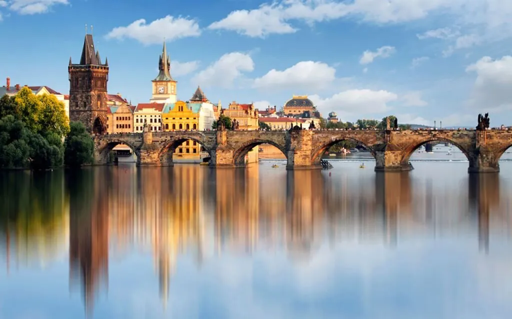 Promosyon Orta Avrupa Turu Pegasus ile / 7 Gece Otel Konaklamalı / İstanbul Çıkışlı / Prag Gidiş
