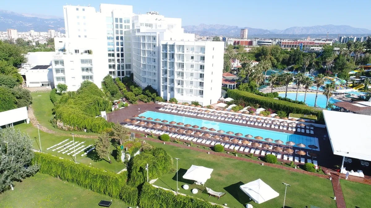 Sunis Hotel Su