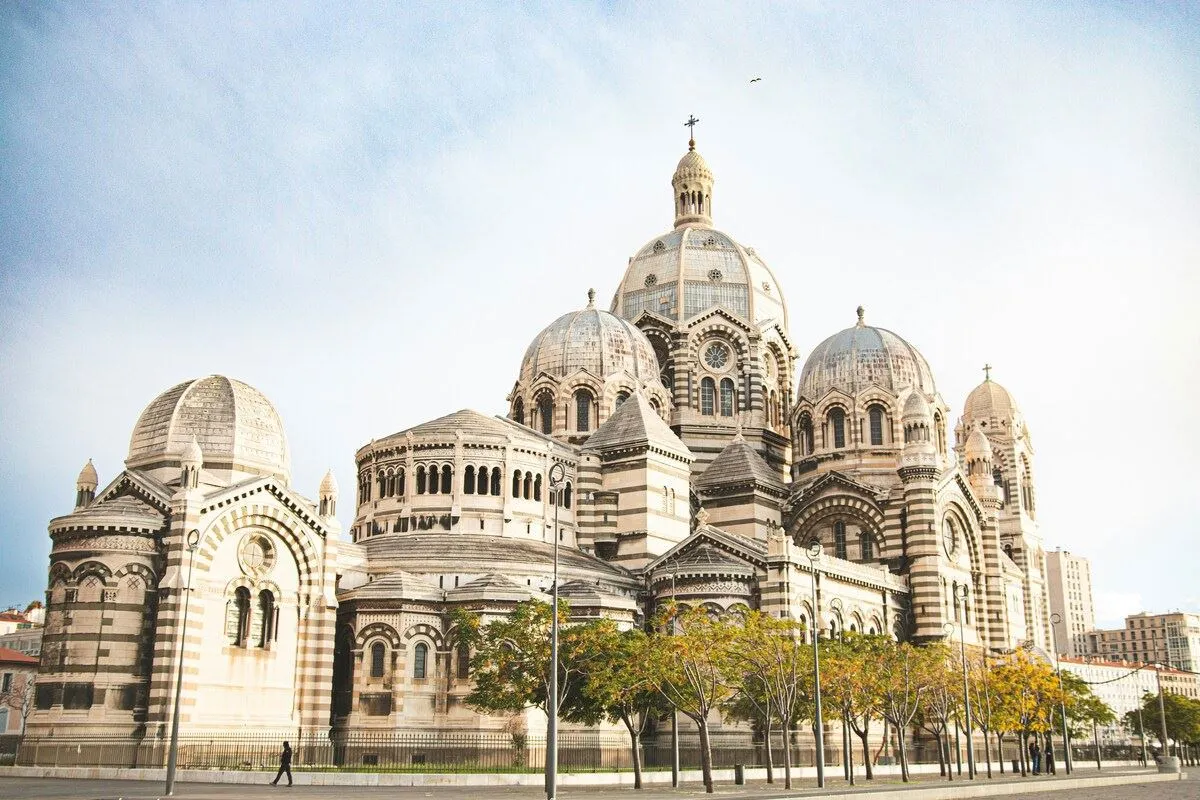 Marsilya Nice Milano Turu Pegasus ile Kış Dönemi / 5 Gece Otel Konaklamalı / İstanbul Çıkışlı / 2027