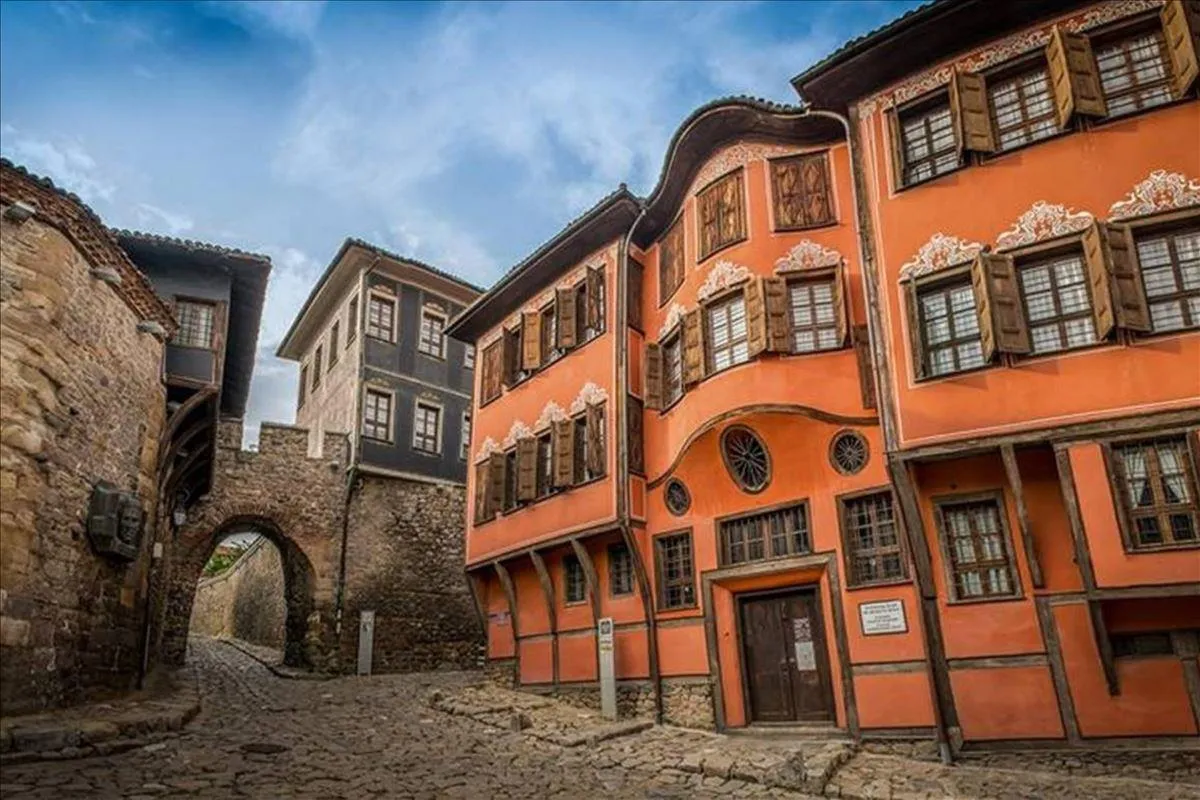 Ekspress Balkan 3 Ülke Turu Otobüs ile / 2 Gece Otel Konaklamalı / İstanbul Çıkışlı