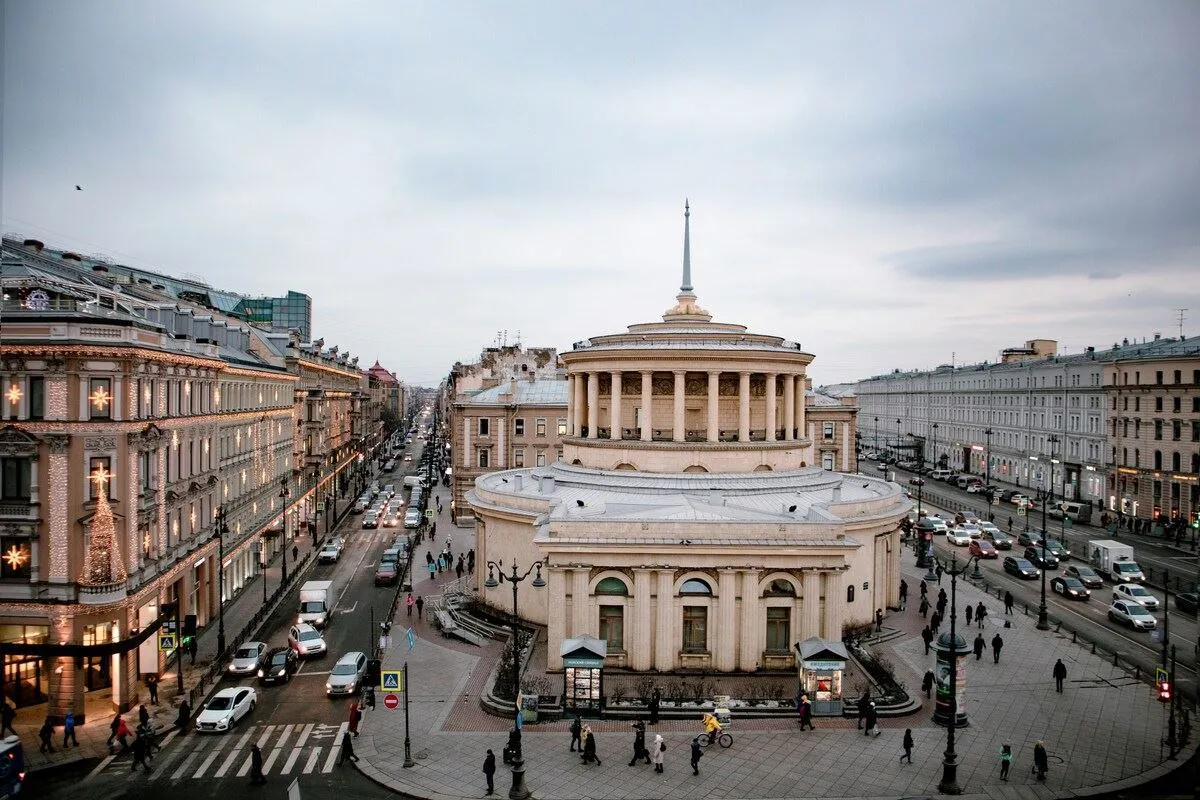 Kral ve Kraliçe St. Petersburg Moskova Turu THY ile / 5 Gece Otel Konaklamalı / İstanbul Çıkışlı / 2027