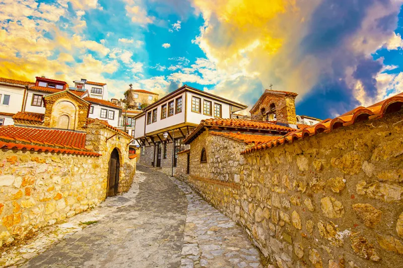 Muhafazakar Büyük Balkanlar Turu THY ile 6 Ülke Vizesiz Ekstra Turlar Dahil / 6 Gece Otel Konaklamalı / İstanbul Çıkışlı