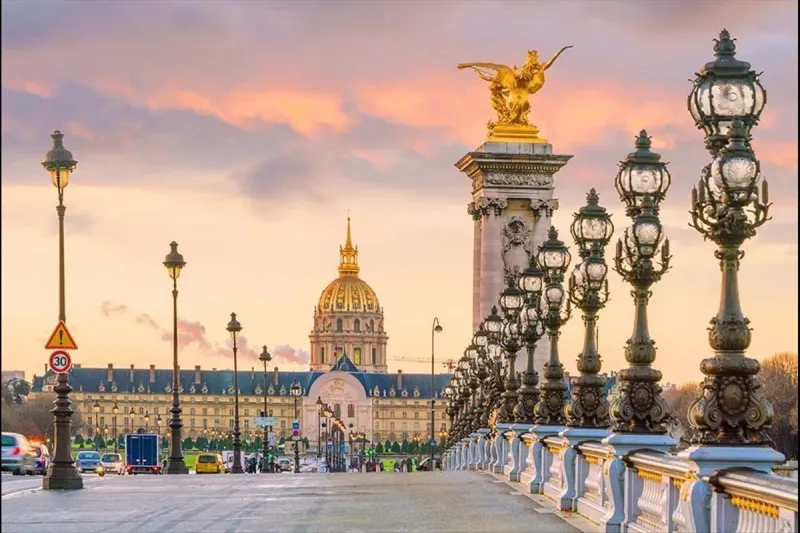 Grand Paris Disneyland Brüksel Amsterdam Turu Türk Hava Yolları İle / 4 Gece Otel Konaklamalı / İstanbul Çıkışlı