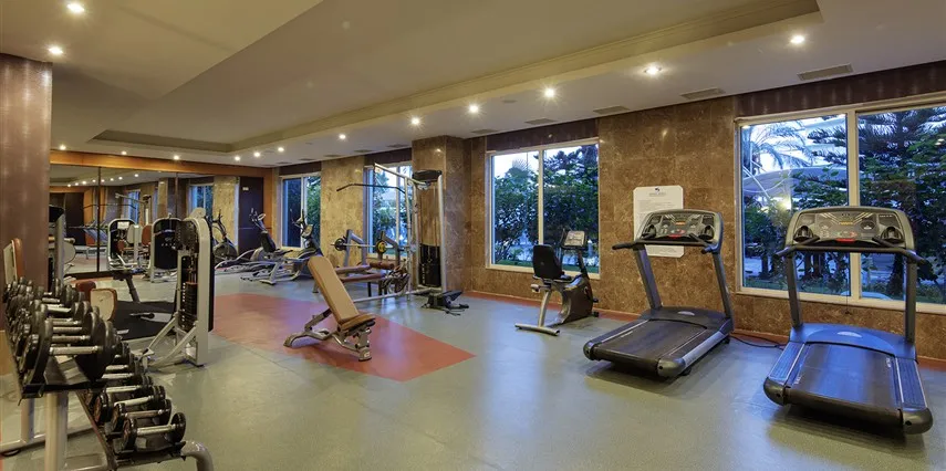 Crystal Admiral Resort Suites & Spa