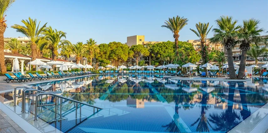 Crystal Tat Beach Golf Resort & Spa