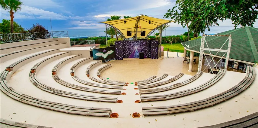 İnsula Resort & Spa