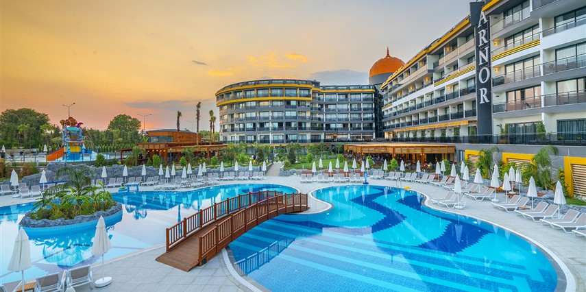 Arnor De Luxe Hotel & Spa
