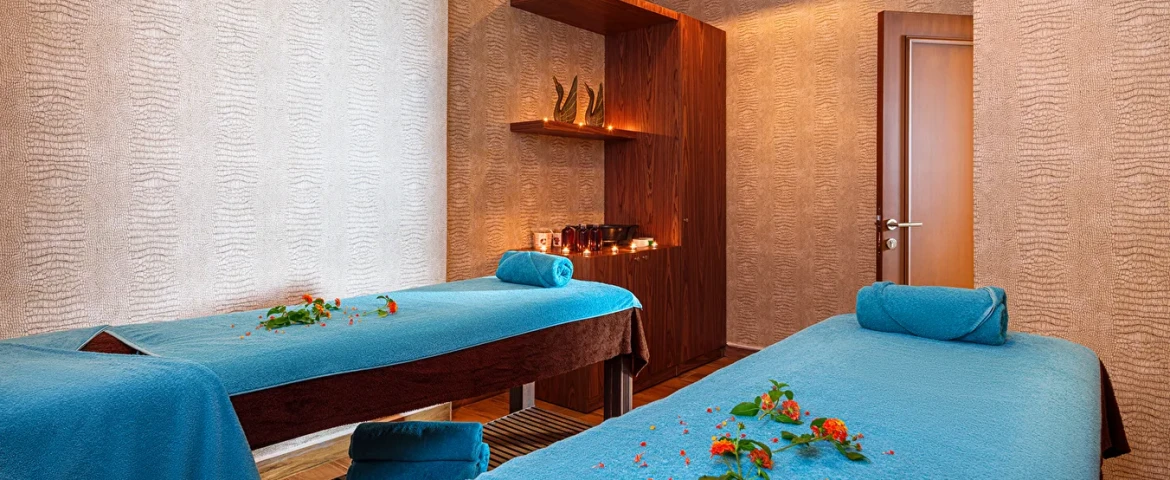Aydınbey Famous Resort Hotel