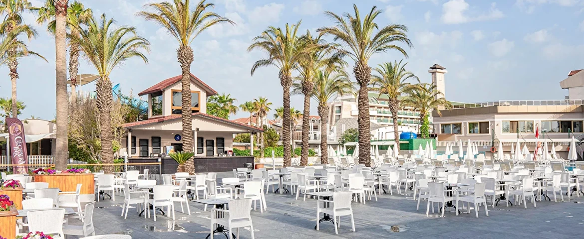Aydınbey Famous Resort Hotel