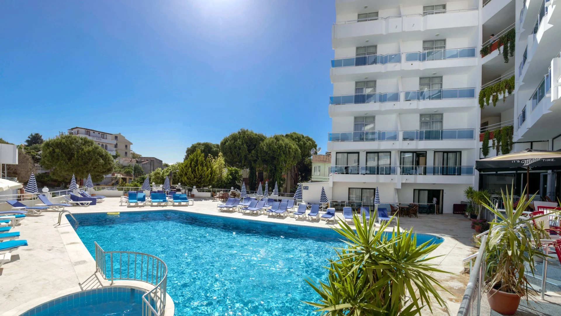 Ponz Boutique Hotel