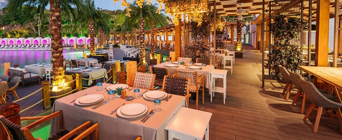 Cratos Premium Hotel Casino & SPA