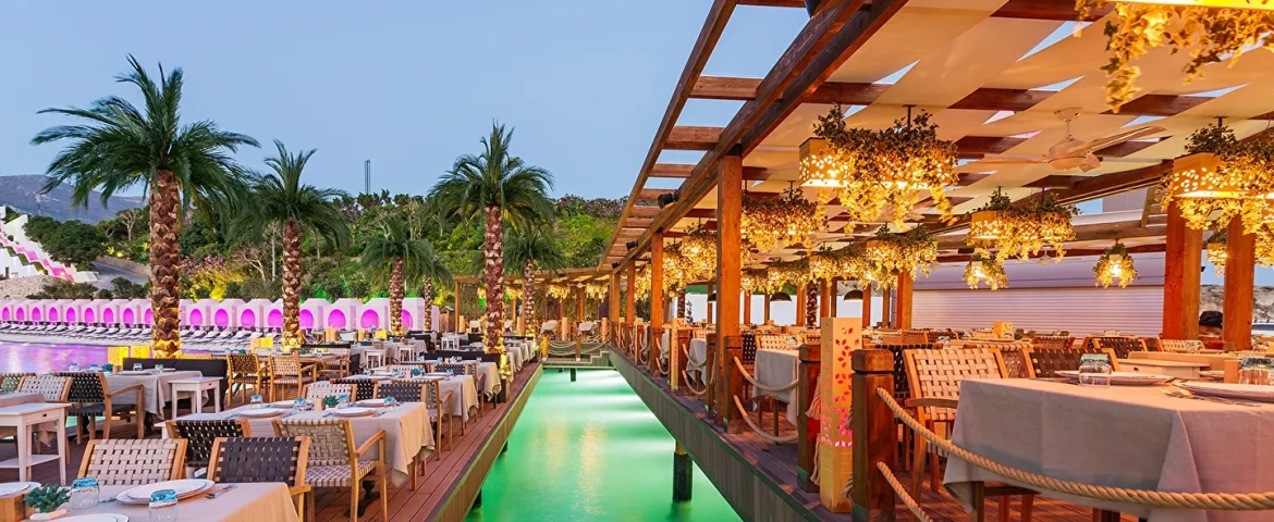 Cratos Premium Hotel Casino & SPA