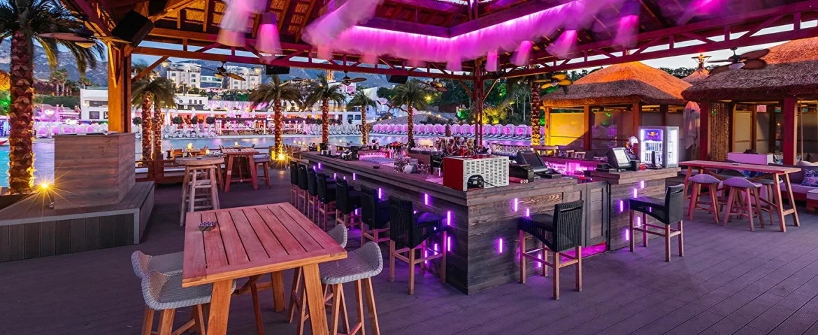 Cratos Premium Hotel Casino & SPA