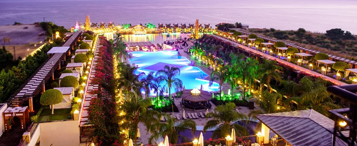 Cratos Premium Hotel Casino & SPA