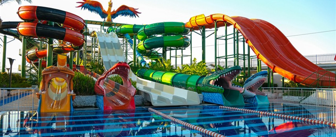 Crystal Admiral Resort Suites & Spa