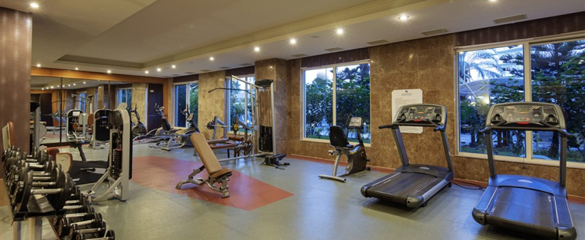 Crystal Admiral Resort Suites & Spa