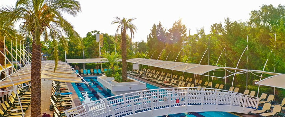 Crystal De Luxe Resort & Spa