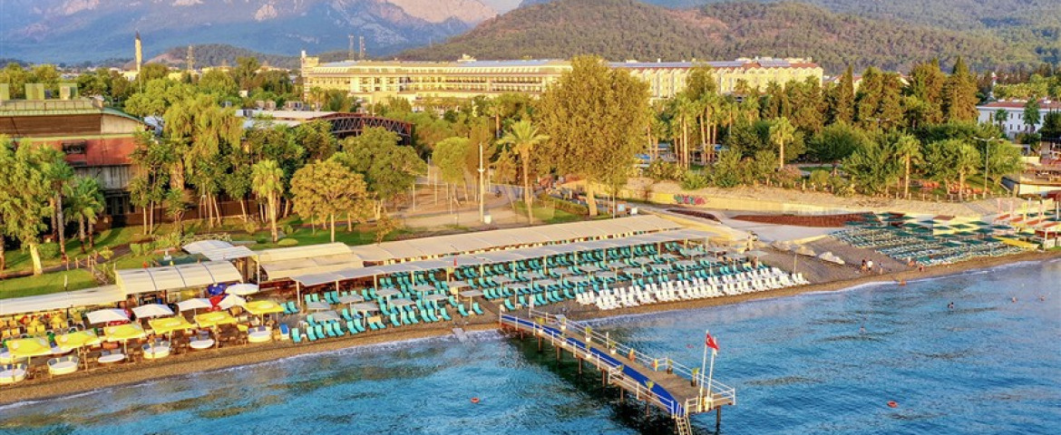 Crystal De Luxe Resort & Spa