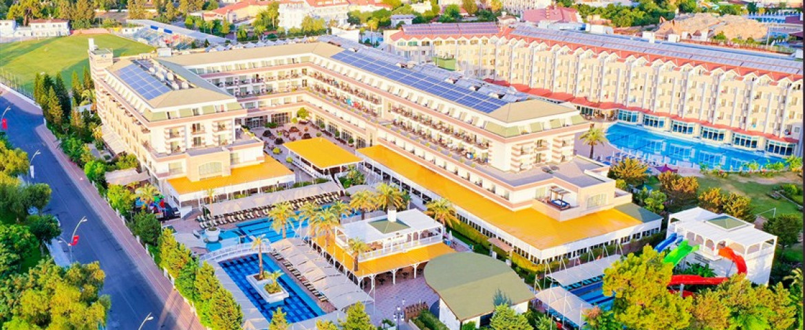 Crystal De Luxe Resort & Spa