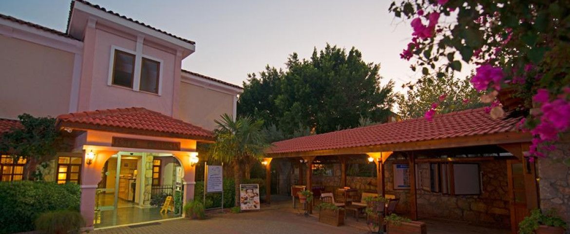 Perdikia Beach Hotel
