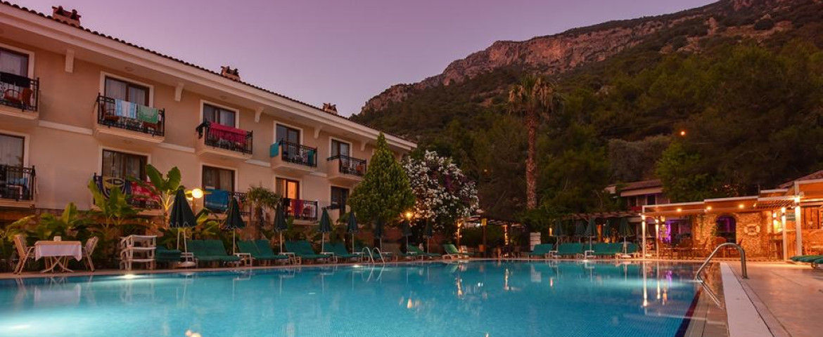 Perdikia Beach Hotel