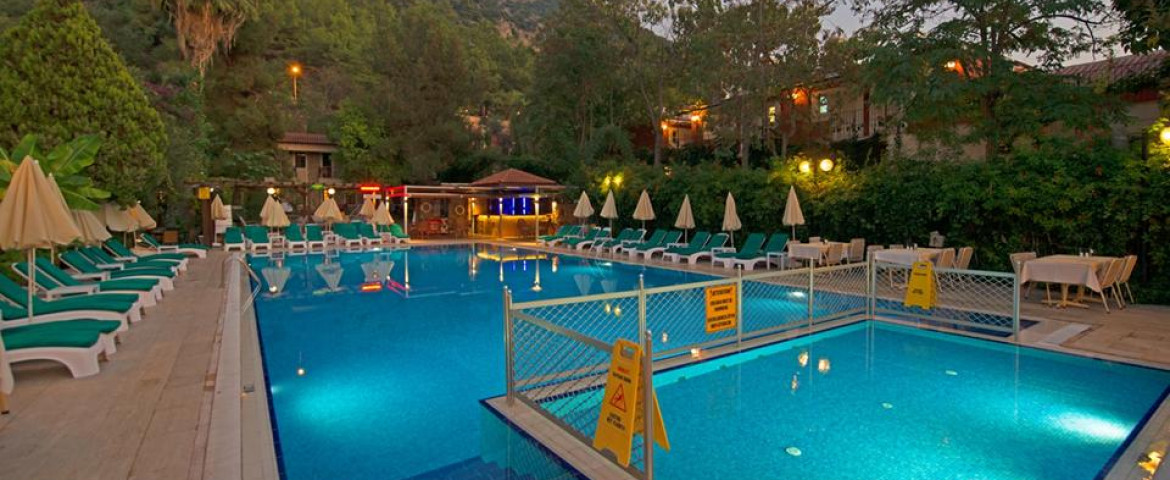 Perdikia Beach Hotel
