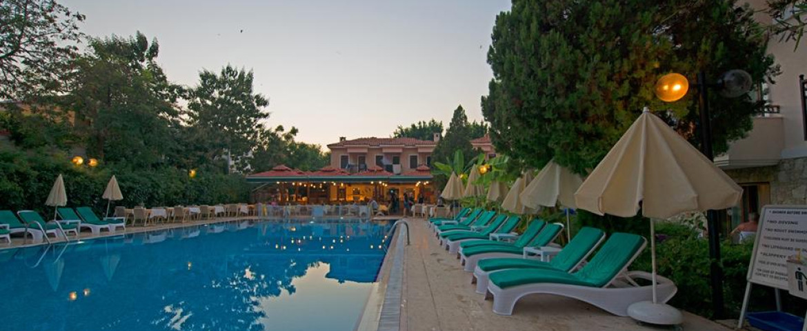 Perdikia Beach Hotel