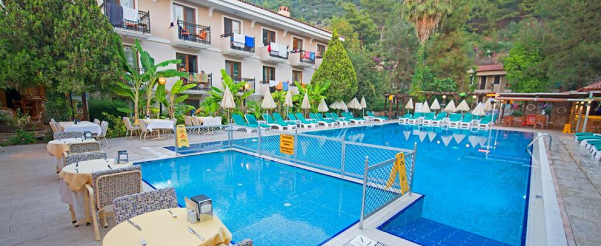 Perdikia Beach Hotel