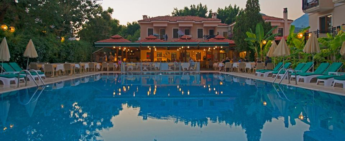 Perdikia Beach Hotel