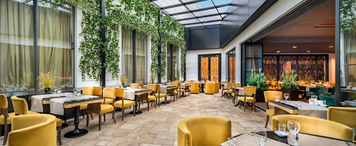 Les Ambassadeurs Hotel & Casino