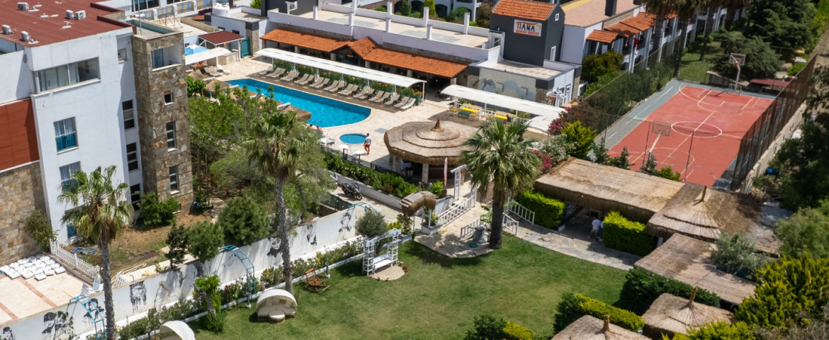 Tiana Beach Resort