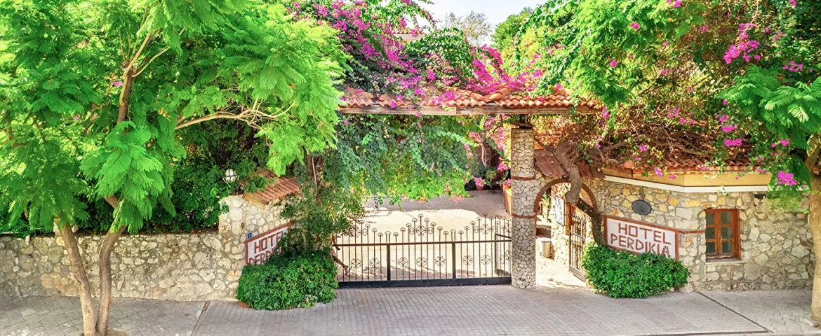 Perdikia Beach Hotel