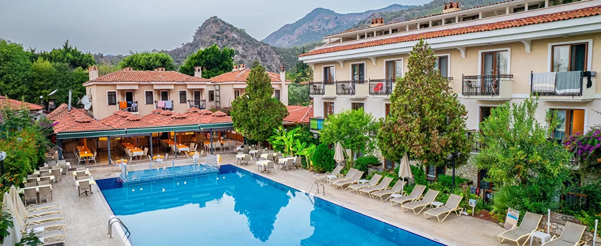 Perdikia Beach Hotel
