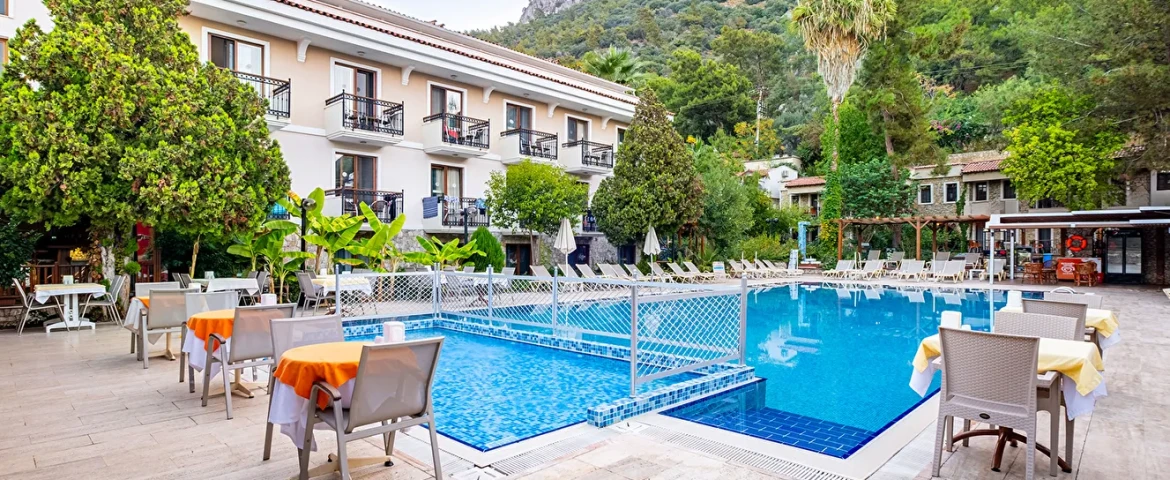 Perdikia Beach Hotel