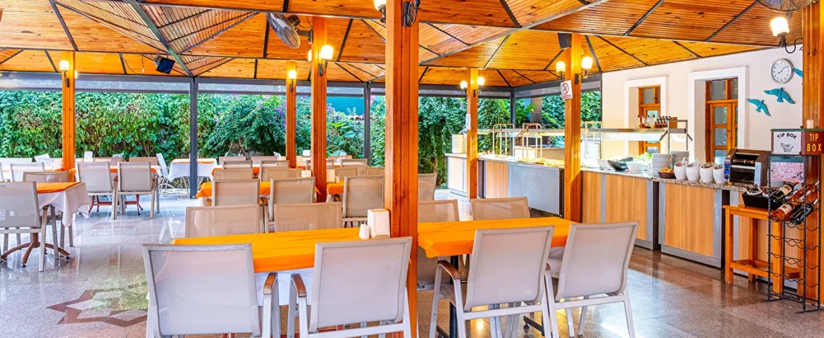 Perdikia Beach Hotel