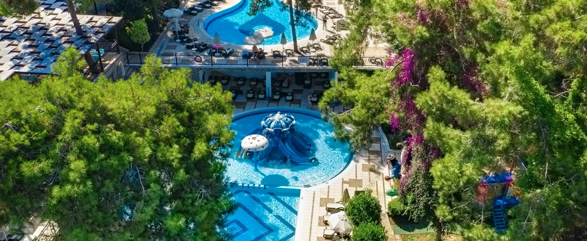 Utopia World Hotel