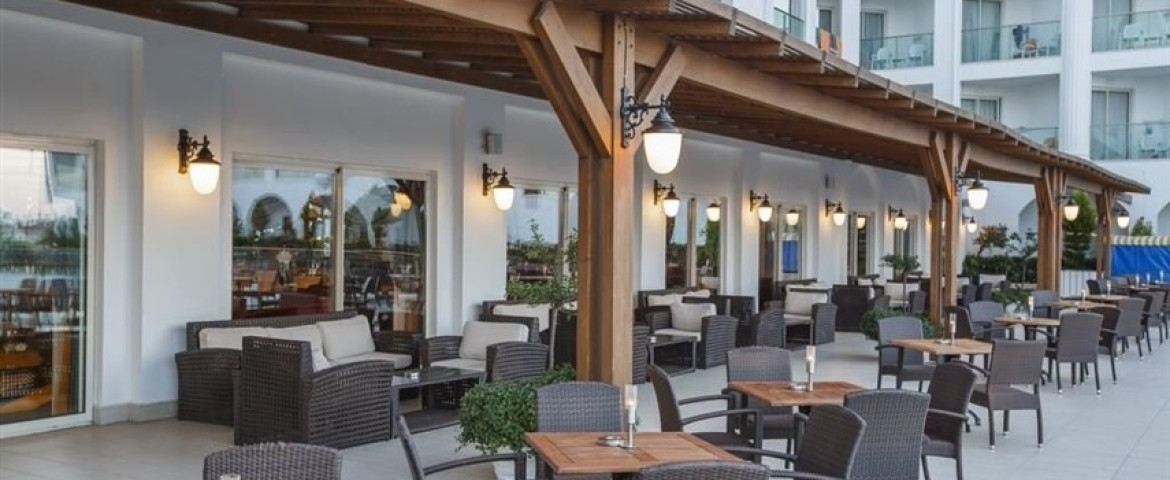 Side Crown Serenity Hotel