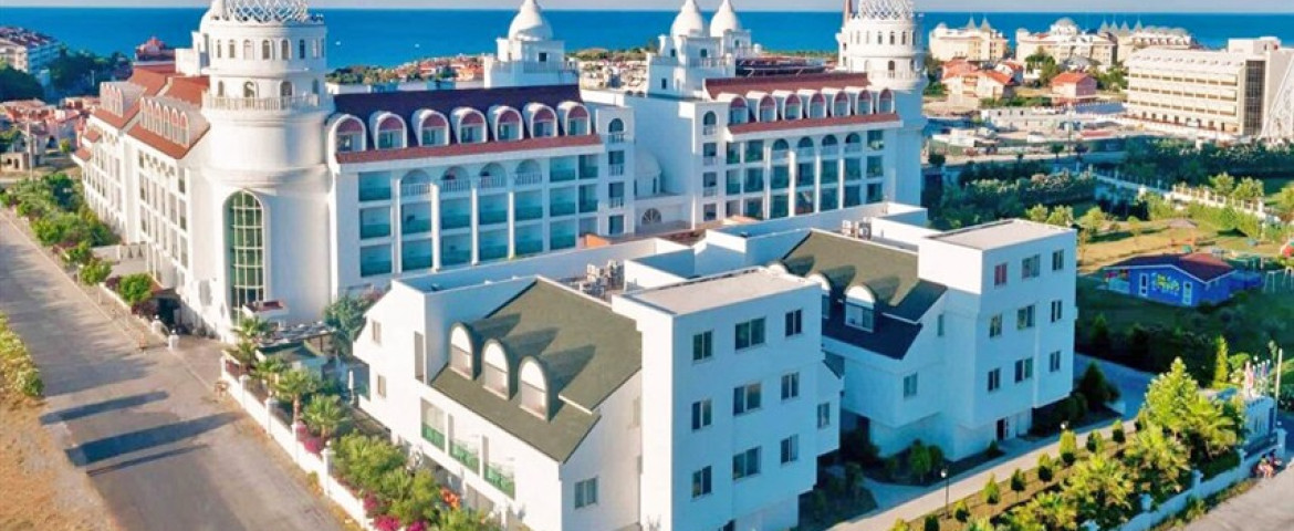 Side Crown Serenity Hotel
