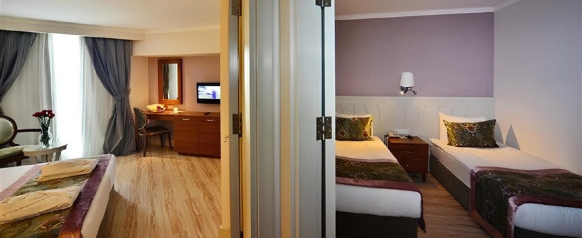 Side Crown Serenity Hotel
