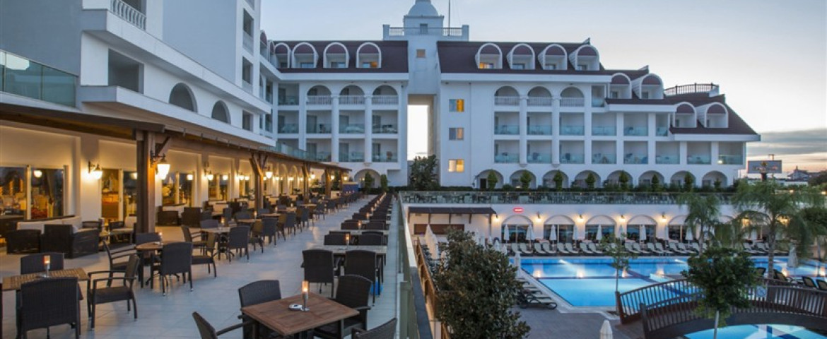 Side Crown Serenity Hotel