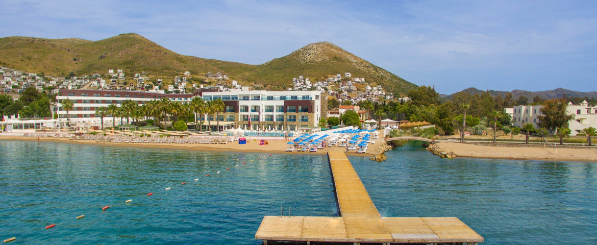 Tiana Beach Resort