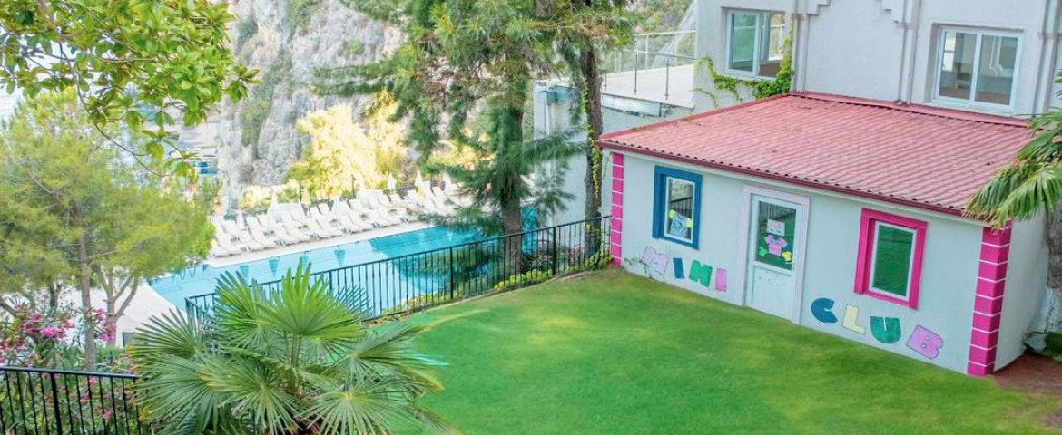 Ladonia Hotels Adakule