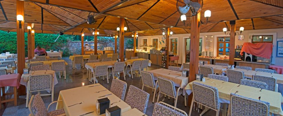 Perdikia Beach Hotel