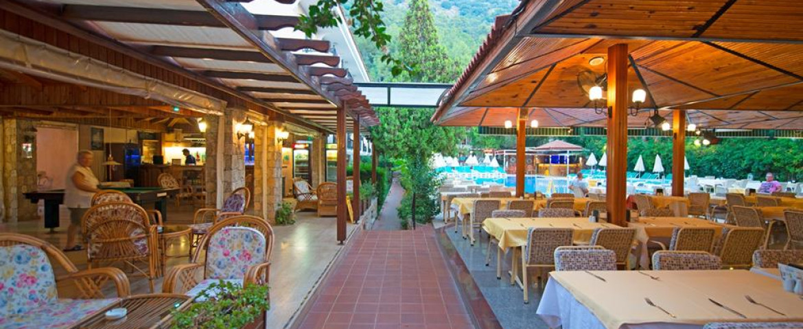 Perdikia Beach Hotel